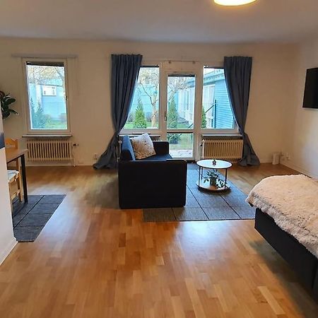 Apartment With Garden Near Metro! Στοκχόλμη Εξωτερικό φωτογραφία