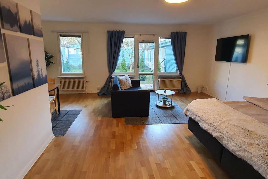 Apartment With Garden Near Metro! Στοκχόλμη Εξωτερικό φωτογραφία