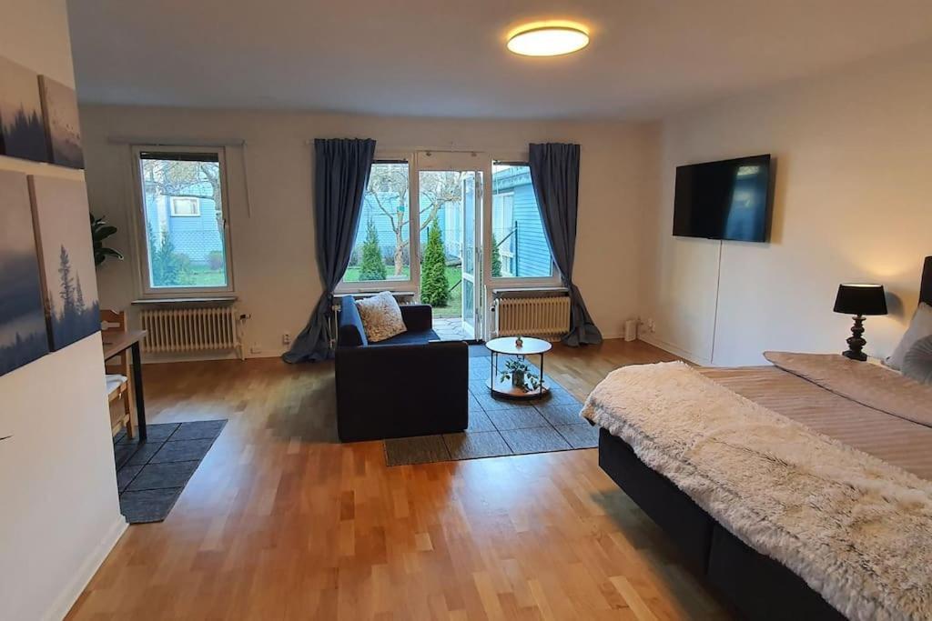 Apartment With Garden Near Metro! Στοκχόλμη Εξωτερικό φωτογραφία