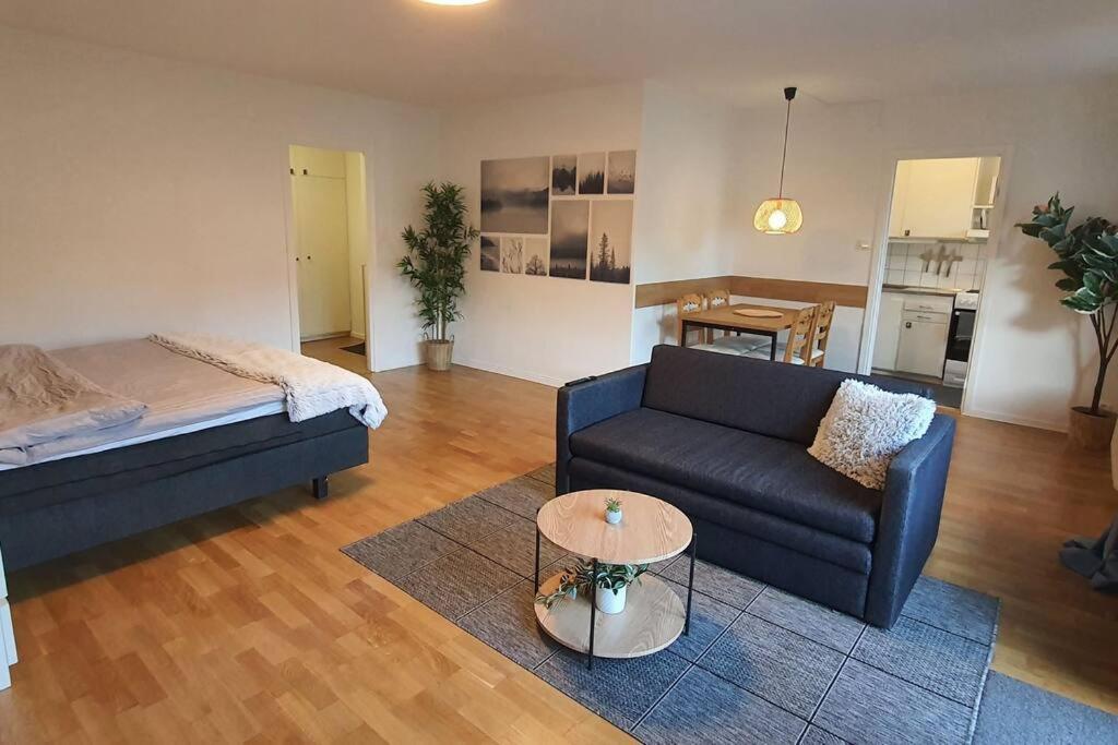 Apartment With Garden Near Metro! Στοκχόλμη Εξωτερικό φωτογραφία